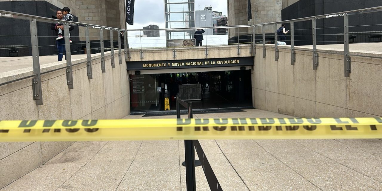 Trabajador de limpieza muere al caerse de elevador de cristal en el Monumento a la Revolución