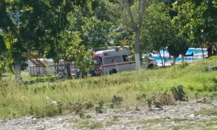 Mujer se fractura al sufrir accidente en balneario en Parras
