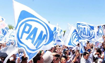 Panistas protestan contra interrupción del embarazo en Puebla, amenazan con desafiliar a diputados