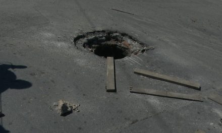 Alcantarilla en Mirasierra es una peligrosa trampa para automovilistas