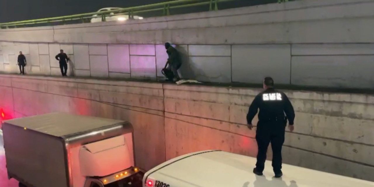Policías de Saltillo frustran el intento de un hombre que intentaba quitarse la vida