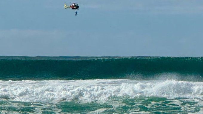 Surfista fue arrastrado por el mar en Australia y es rescatado gracias a su Apple Watch