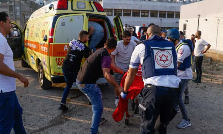 Atentado con cohetes en Israel deja 9 personas sin vida y múltiples heridos