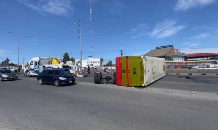Vuelca autobús de la ruta Saltillo- Ramos