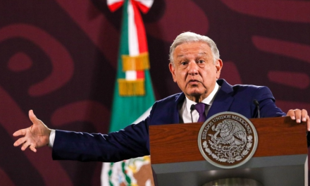AMLO acusa engaño a estudiantes de la UNAM en protesta contra reforma judicial