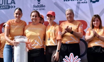 Dona ARHCOS 30 colchones al DIF Saltillo