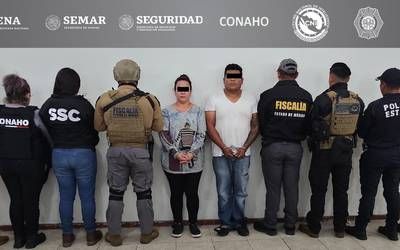 Homicidas en vehículo con placas sobrepuestas