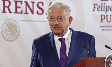 ‘Es un día de mucha alegría’; AMLO celebra el regreso de millones de estudiantes a las escuelas