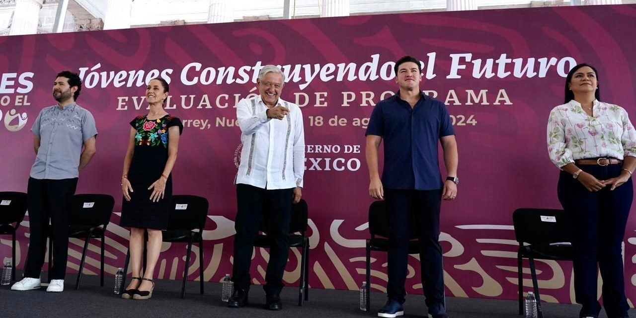 AMLO y Sheinbaum culminan su gira de transición en Monterrey