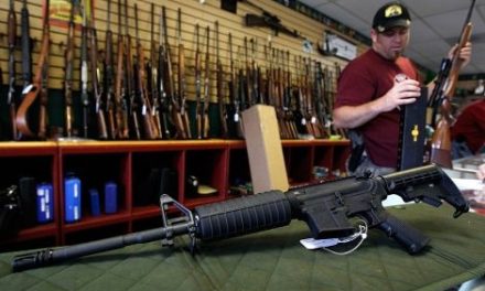 Juez desestima demanda de México contra fabricantes de armas en Massachusetts