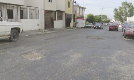 Saltillo: Baches al por mayor en la colonia El Salvador