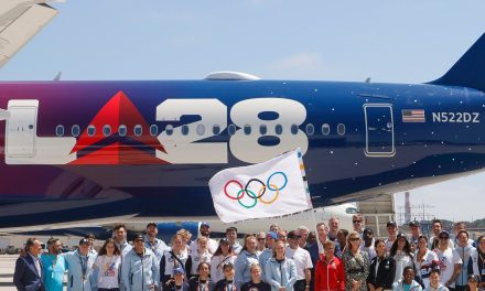 Los Ángeles recibe la bandera olímpica rumbo a los juegos de 2028