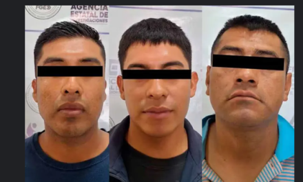 Detienen a tres policías en Oaxaca por abusar de compañera