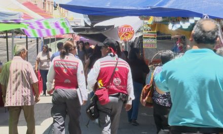 Gran afluencia de comerciantes y fieles creyentes en la fiesta de Santo Cristo