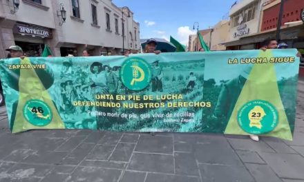 Marchan por Saltillo para conmemorar aniversario de la UNTA