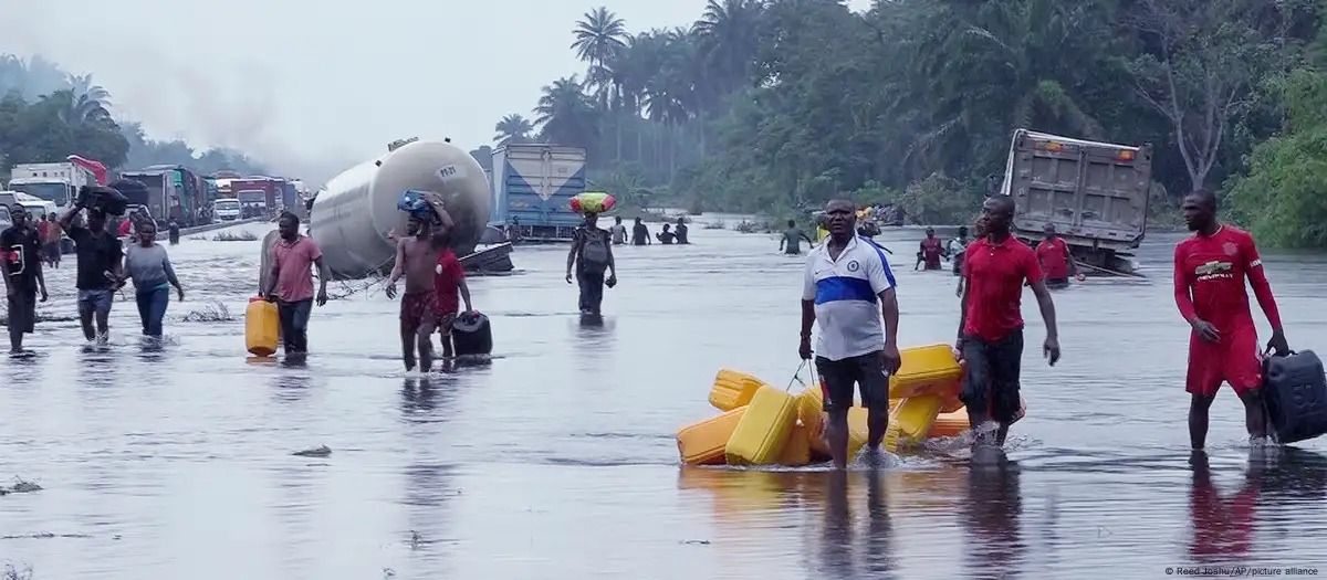 Explosión en barco de madera en Nigeria deja al menos 20 personas sin vida