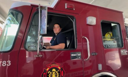 Saltillo: Ella es Mónica Valdez; la mujer bombero que desafía las barreras de género