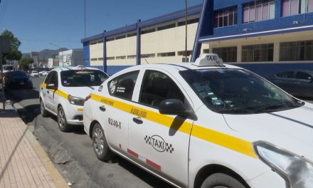 Pese al aumento de la tarifa de los taxis en Saltillo, usuarios se niegan a solicitar servicio de moto por aplicación