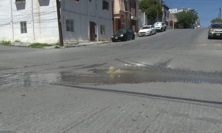 Reportan una fuente de aguas negras en la colonia Bellavista