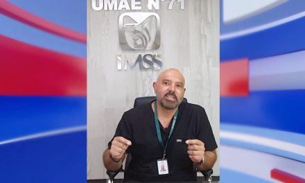 ‘Salvamos vidas todos los días’;  médico del IMSS de Torreón que salvó a persona en un avión