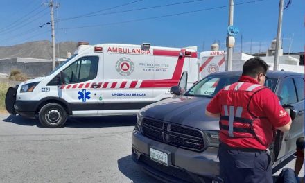 Sufre motociclista fractura tras accidente en Ramos Arizpe