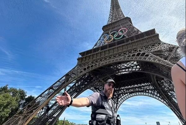 Evacúan la Torre Eiffel previo a la clausura de las Olimpiadas