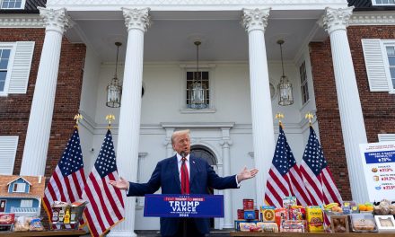Se tensan negociaciones del debate Harris-Trump por el uso del micrófono