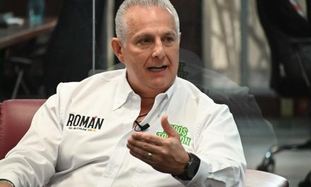 Román Cepeda respalda a legisladores de Coahuila
