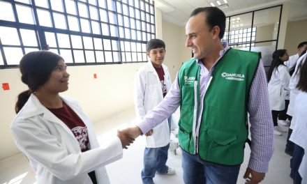 Manolo Jiménez entrega más de 500 obras sociales