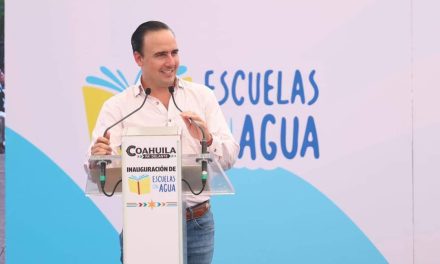 Manolo Jiménez inaugura el programa Escuelas con Agua
