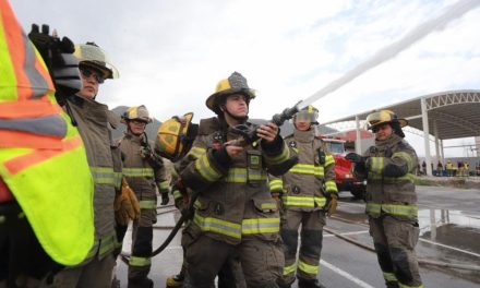 Fortalece Chema Fraustro a Saltillo con 30 bomberos más