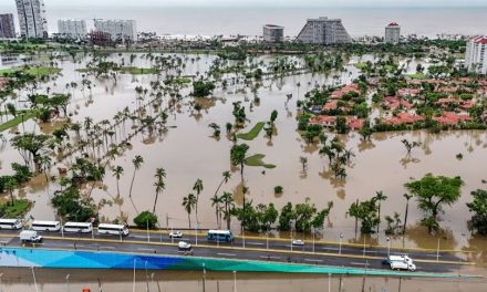Por culpa del huracán John el aeropuerto de Acapulco está limitado a vuelos de emergencia