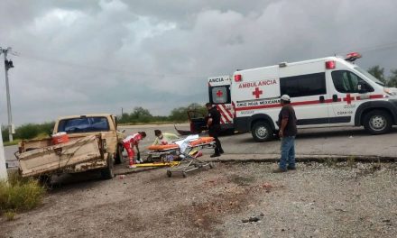 Choque deja una mujer lesionada en Múzquiz
