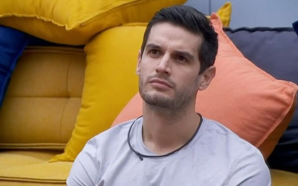 Afirman que Adrián Marcelo demandará a Televisa y Endemol por daño moral
