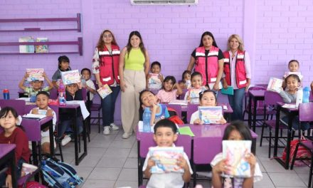 Entrega DIF Acuña útiles escolares para apoyar la educación