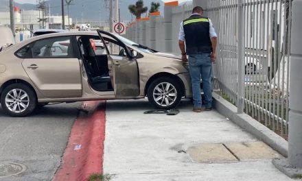 Conductor sufre accidente vial en Parque Industrial Santa María