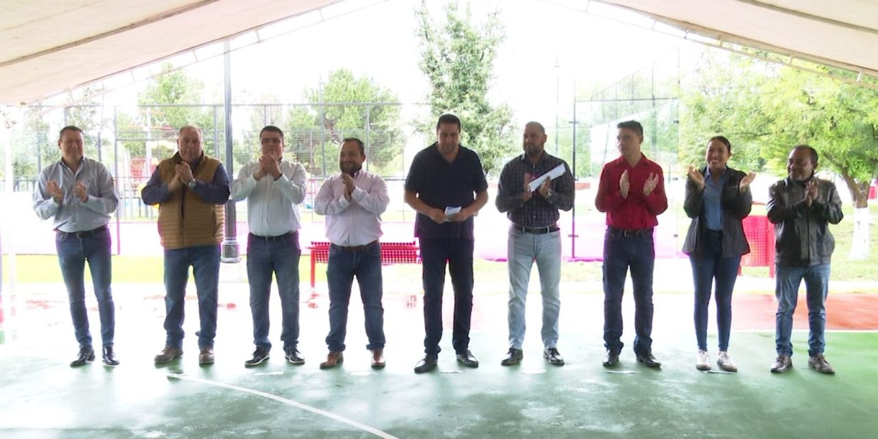 Cumple Chema Morales un compromiso más en Ramos Arizpe