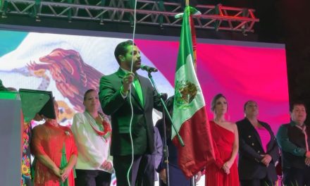 Da alcalde de Arteaga el grito en seis comunidades