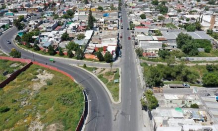 Entregan Manolo y Chema Fraustro par vial renovado