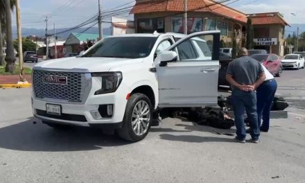 Imprudente provoca muerte de joven motociclista tras accidente al norte de Saltillo