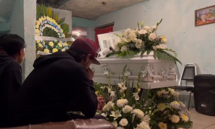 Saltillo: Inmersos en la pobreza velan al pequeño Isaac que murió de rickettsia