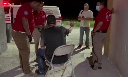 Monclova: Sus amigos no quisieron seguir tomando con él e intenta terminar con su vida