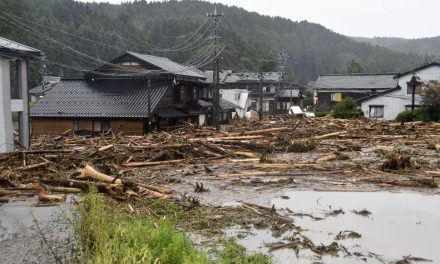 Una persona sin vida y siete desaparecidos dejan las inundaciones en Japón