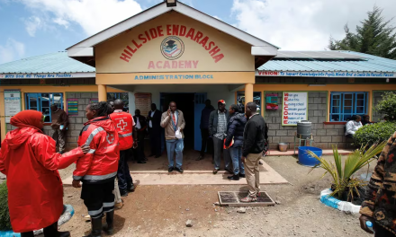 Incendio en internado de Kenia cobra la vida de 17 niños y deja 14 heridos
