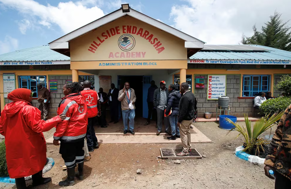 Incendio en internado de Kenia cobra la vida de 17 niños y deja 14 heridos