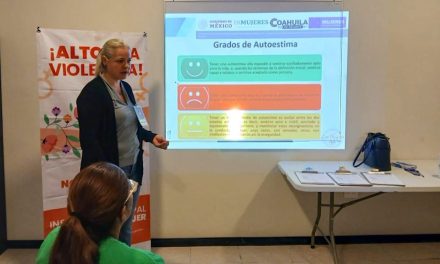 Llevan pláticas de Derechos Humanos a usuarias de dependencias municipales de Ramos Arizpe