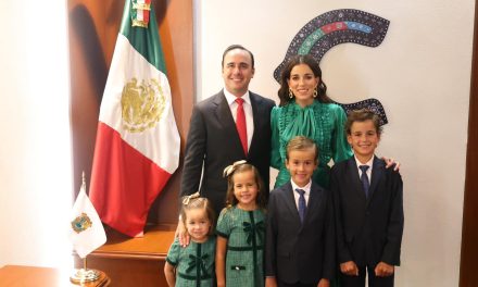 Manolo Jiménez da el Grito de Independencia en Saltillo