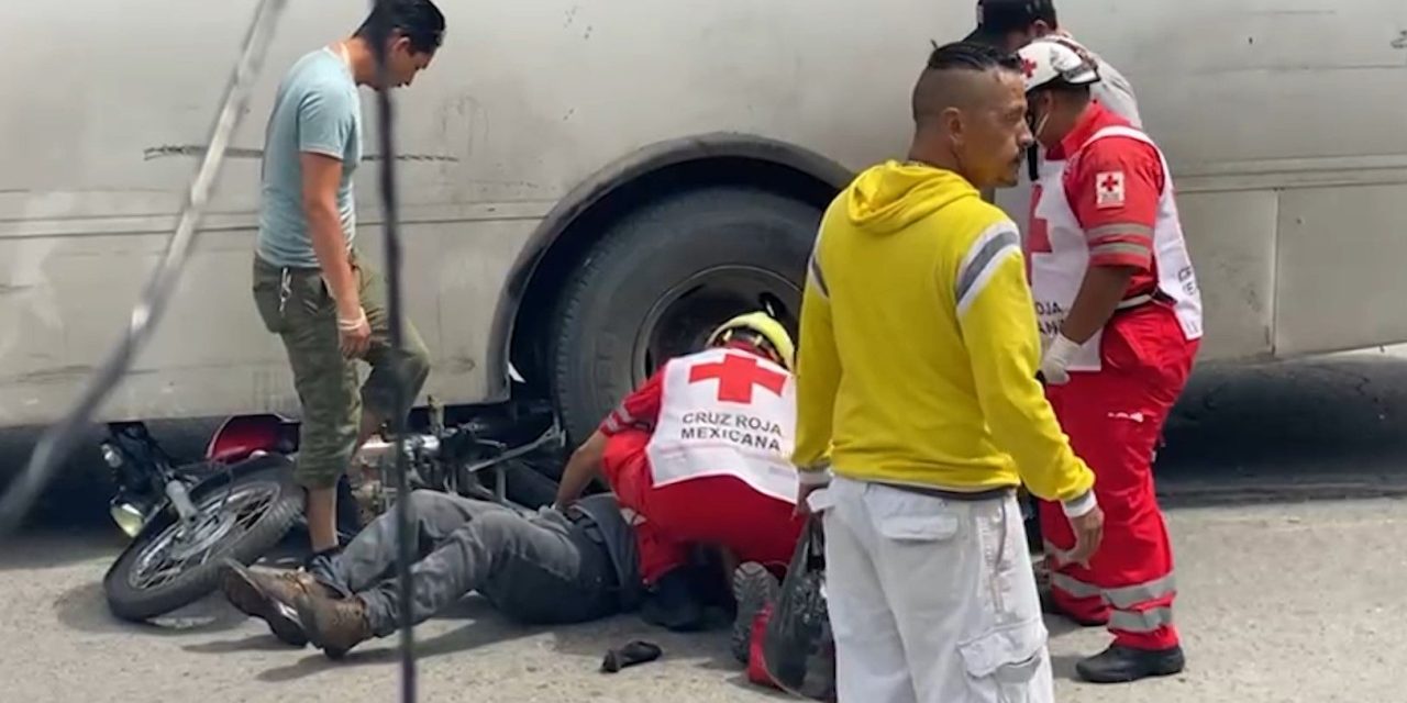 Motociclista termina herido tras accidente en LEA
