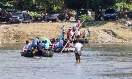 Mujer y una niñita de Guatemala pierden la vida al intentar cruzar a México en una balsa