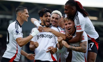 Raúl Jiménez marca golazo en la victoria del Fulham sobre el Newcastle